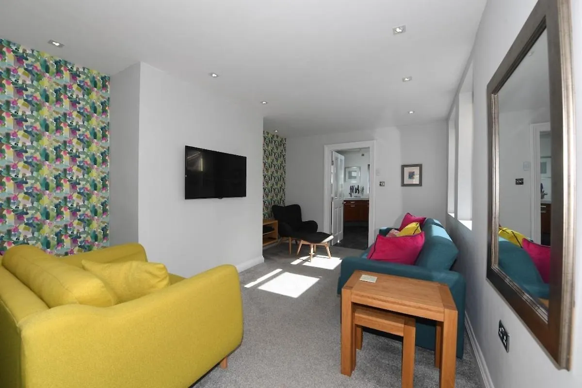 Harrogate Holiday Apartments - Harrogate Central Suite