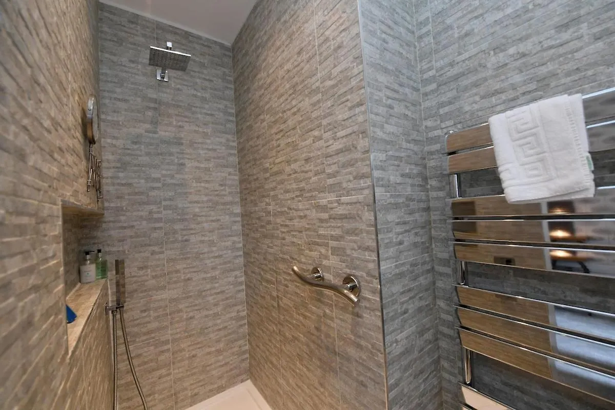 Harrogate Holiday Apartments - Harrogate Central Suite